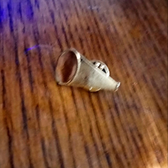 Vintage Gold Cheerleader Megaphone Pin - Picture 4 of 4